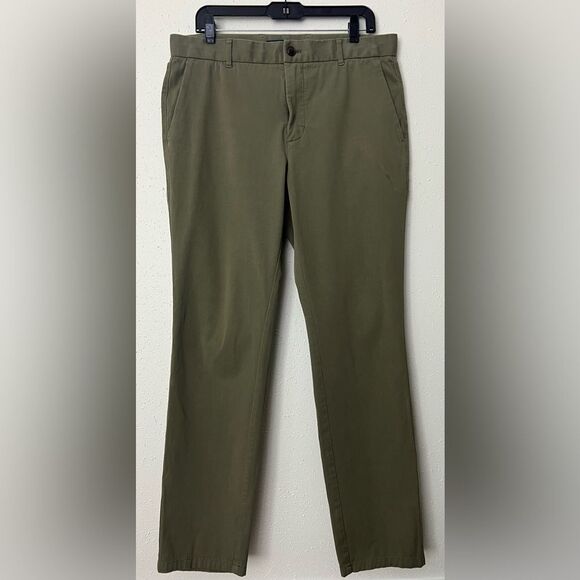 Everlane The Performance Chino | Uniform Slim Fit in DEEP MOSS GREEN - Picture 3 of 12